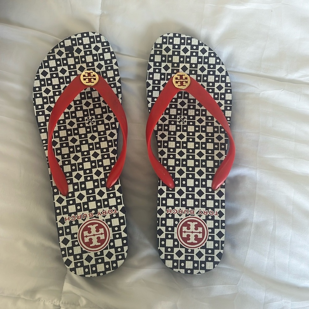 Tory Burch like new flip flop